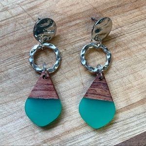 βοΈ Silver Disc with Wood Teal Teardrop Resin Pendant Hanging Earrings
